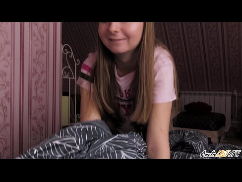 ❤️ Blondie duboko siše svoju drugu prijateljicu i dobiva spermu u usta ❤❌ Jebanje na bs.fotonovelasxxx.ru ❌️